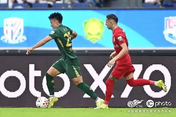 欧冠对决：曼联 VS 巴黎圣日耳曼